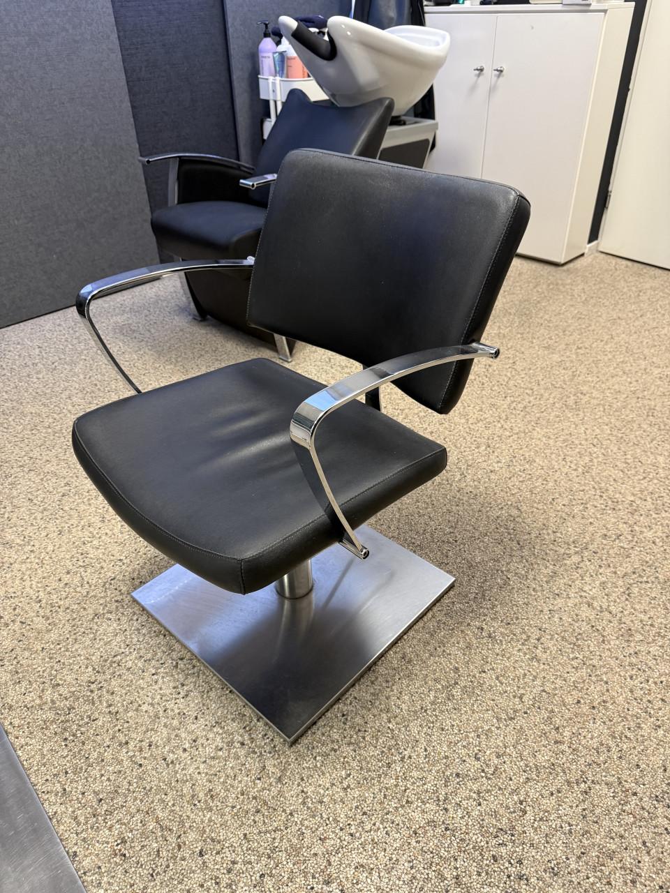 Complete kappersset van Salon Ambiance voor inrichten kleine salon