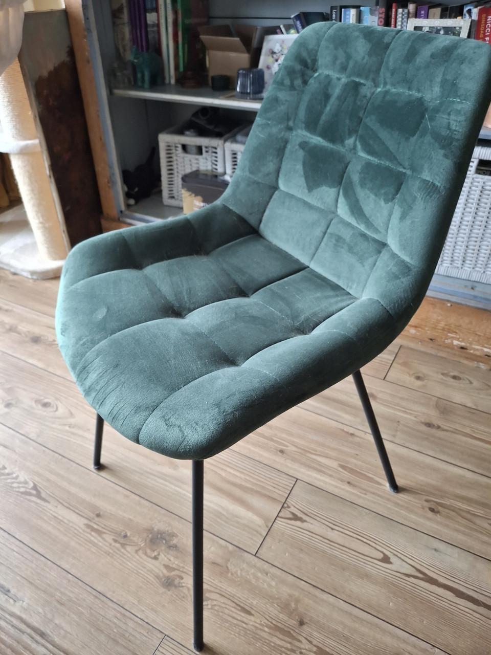 Steiger houten eettafel met 4 velvet stoelen