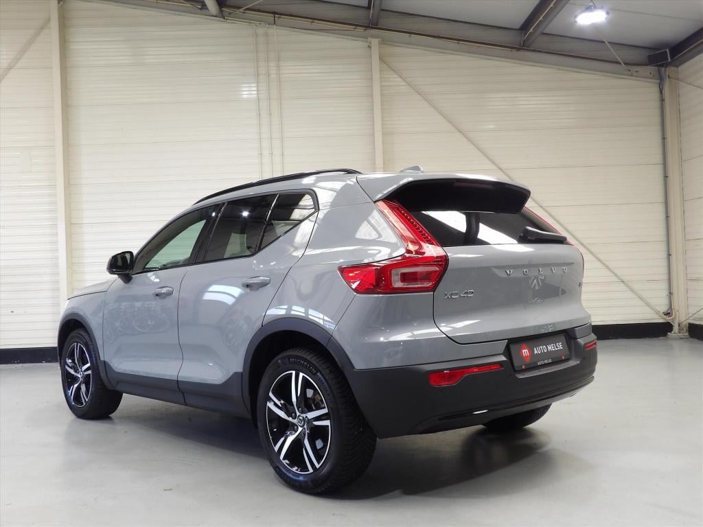 Volvo XC40 b3 163pk mild hybrid aut plus dark