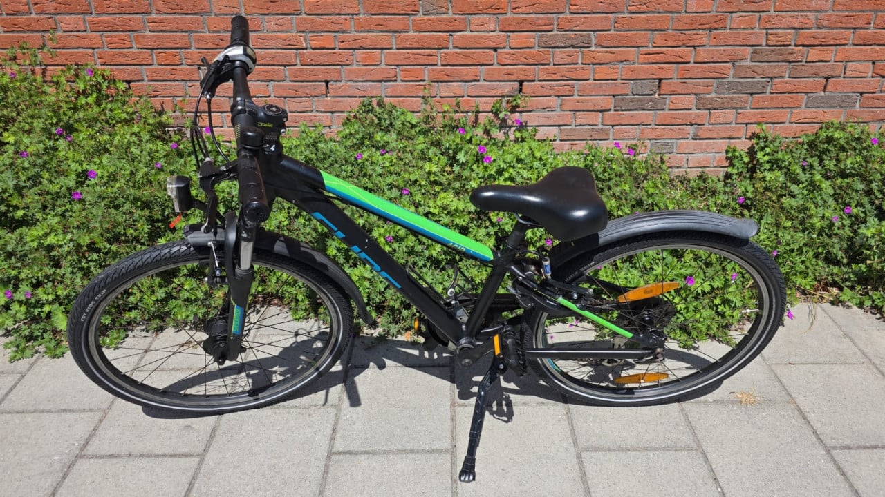 CUBE | 240 | 24 INCH | FRAME 32 CM | NETTE STAAT!