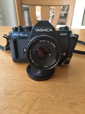 Yashica FX-3 Super, 2000 met 50 mm lens