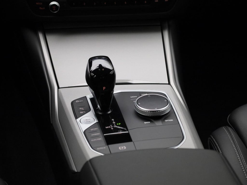 BMW 3-serie 320e high executive | automaat | navigatie | leder | elektrisch