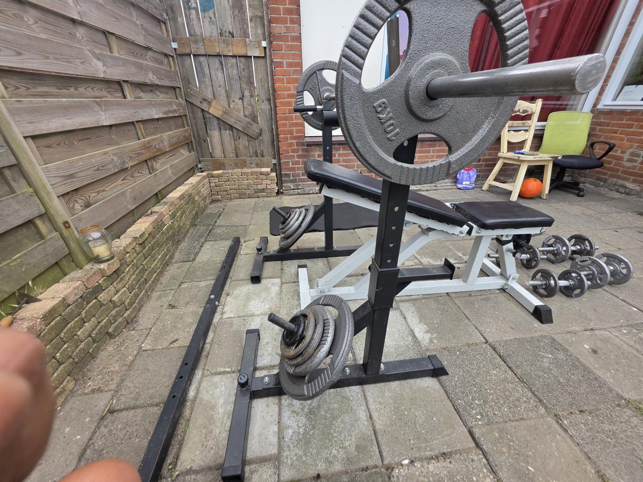 Home Gym Set – Halterbank, Squat Rack, 82,5 kg Gewichten & Dumbbells