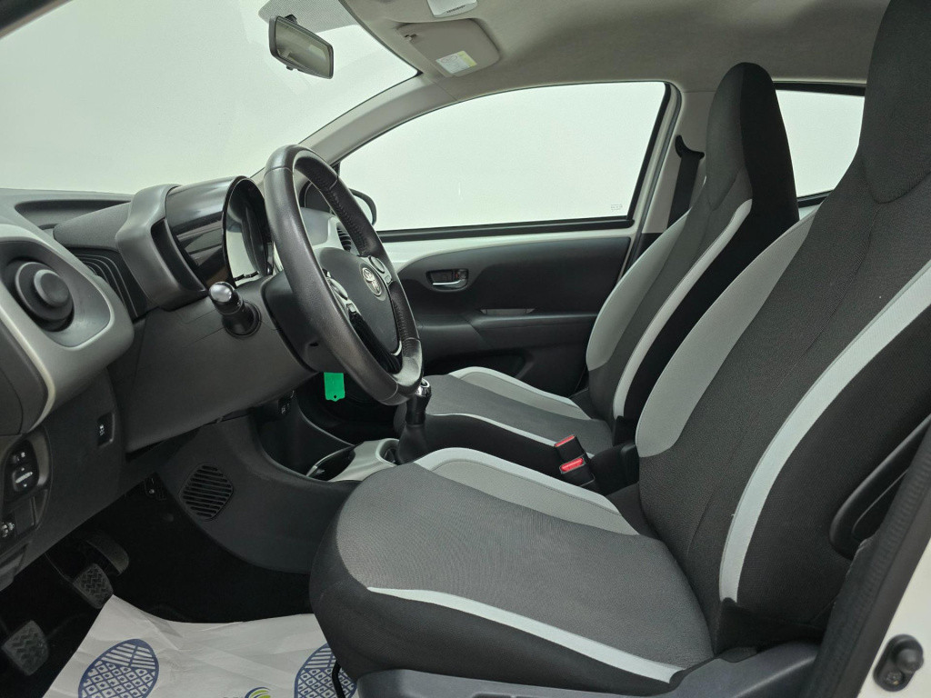 Toyota Aygo occasion 1.0 vvt-i x-play met parkeercamera | tweedehands toyot