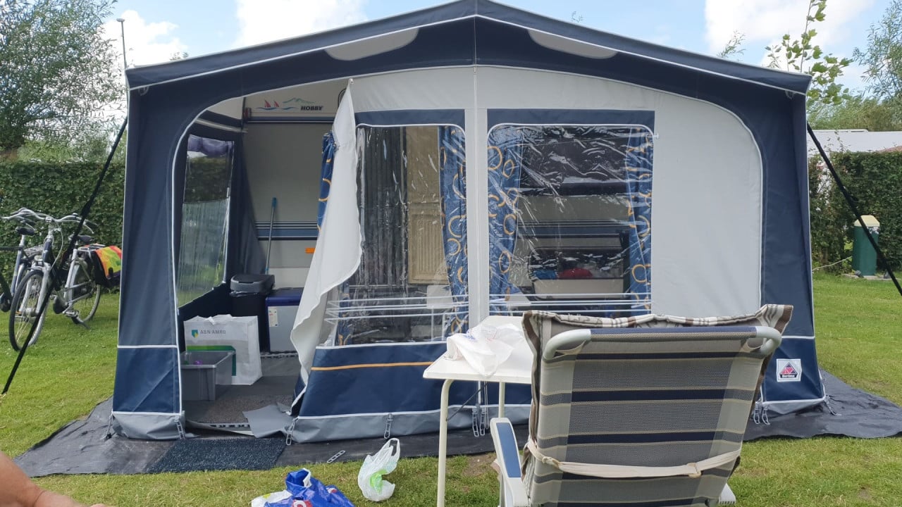 Hobby met als NIEUWE voortent