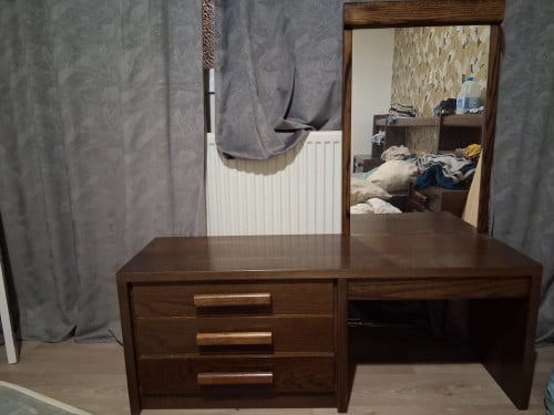 Te koop ladekast met spiegel