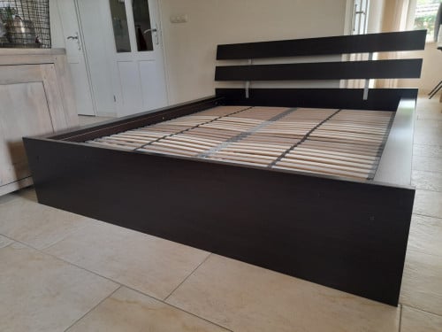 Prachtig 2 P. Bed 160 x 200 (in goede nette staat)