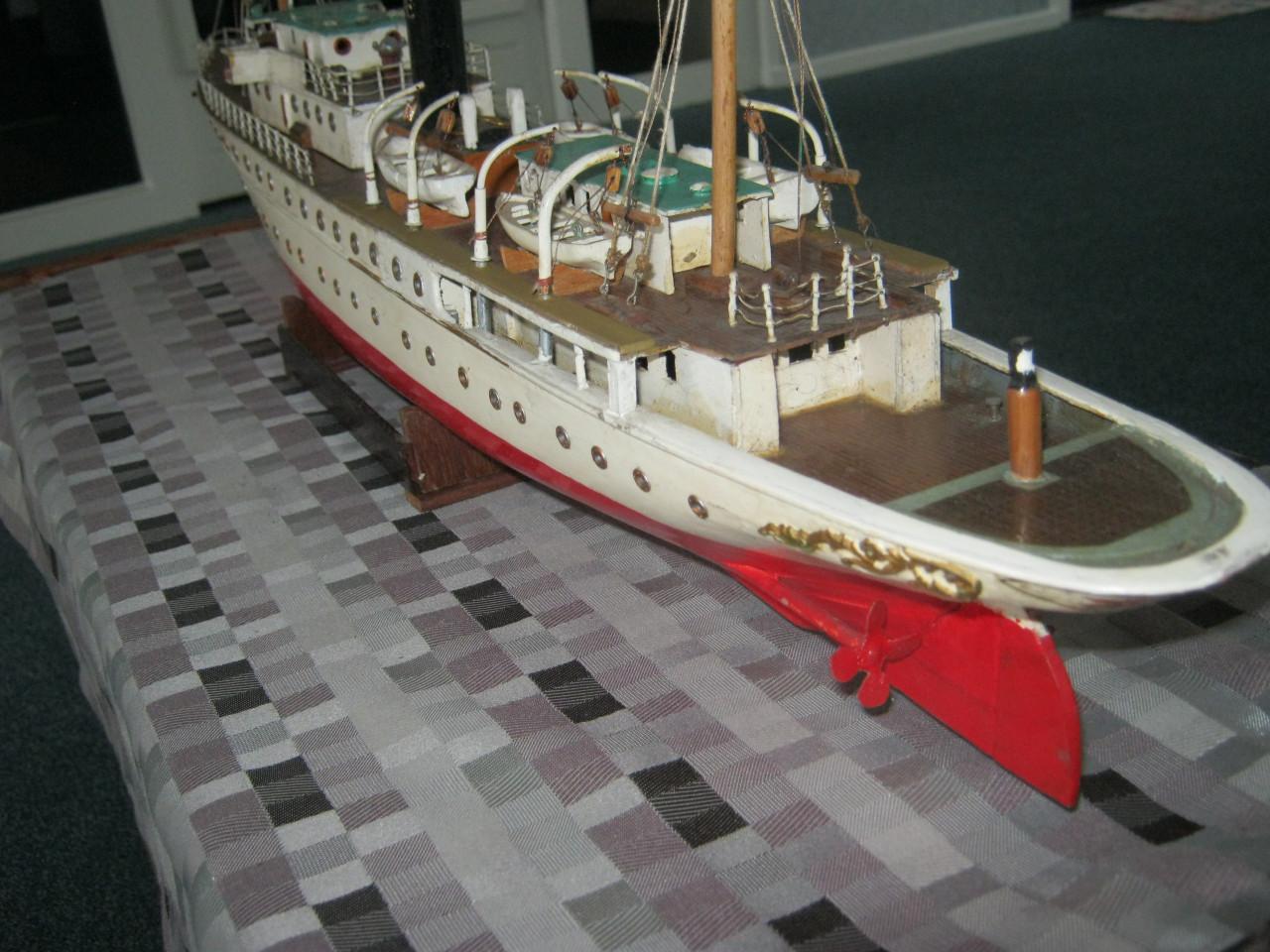 Modelschip DANEBROG.
