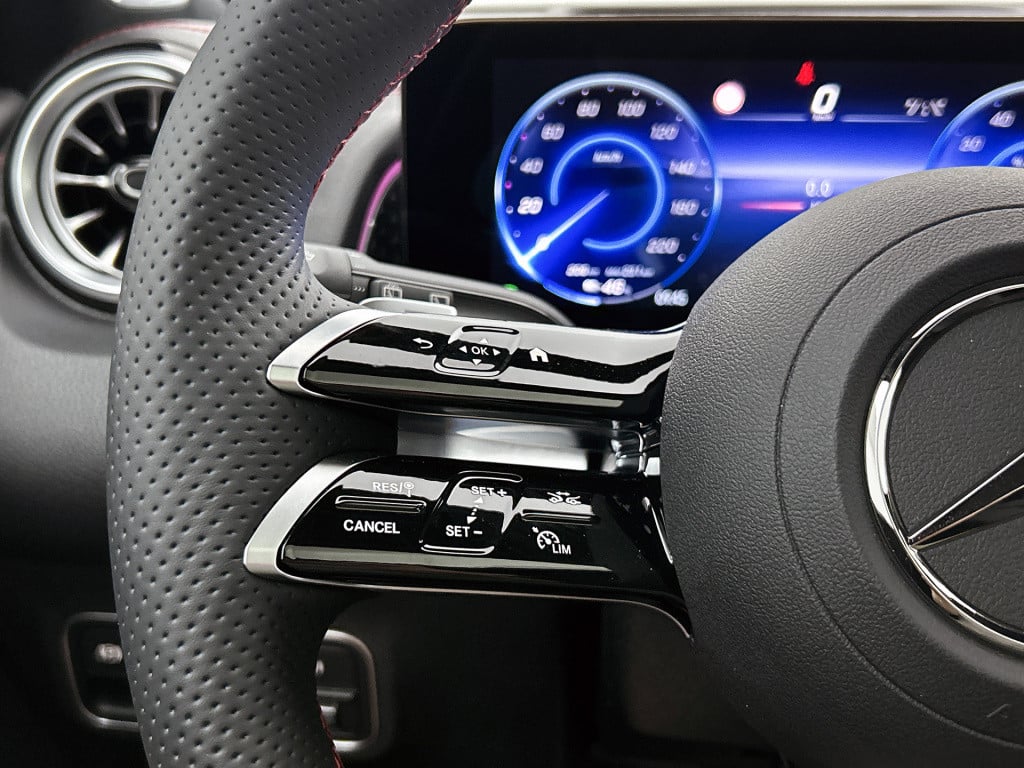 Mercedes-Benz Eqb 250+ business solution amg 71 kwh | trekhaak | premium pa
