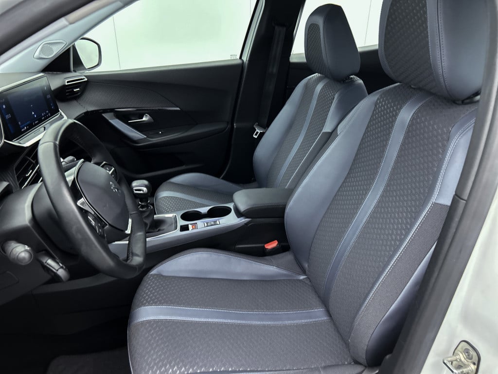 Peugeot 2008 100 pk allure | rijklaar | afneembare trekhaak | navi | camera