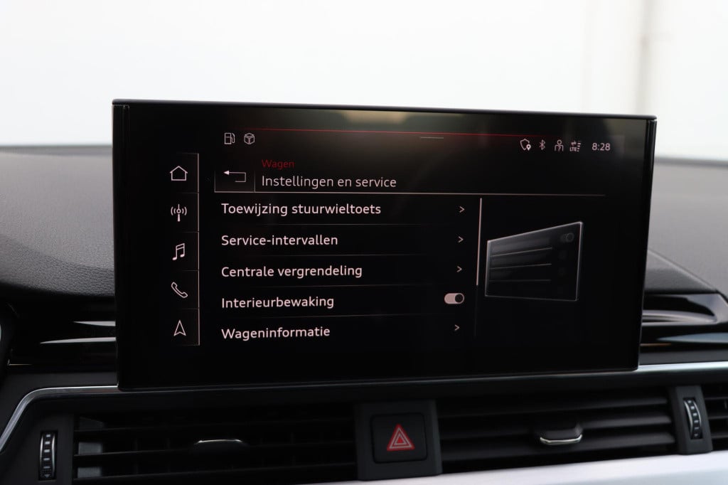 Audi A4 limousine 35 tfsi launch edition sport