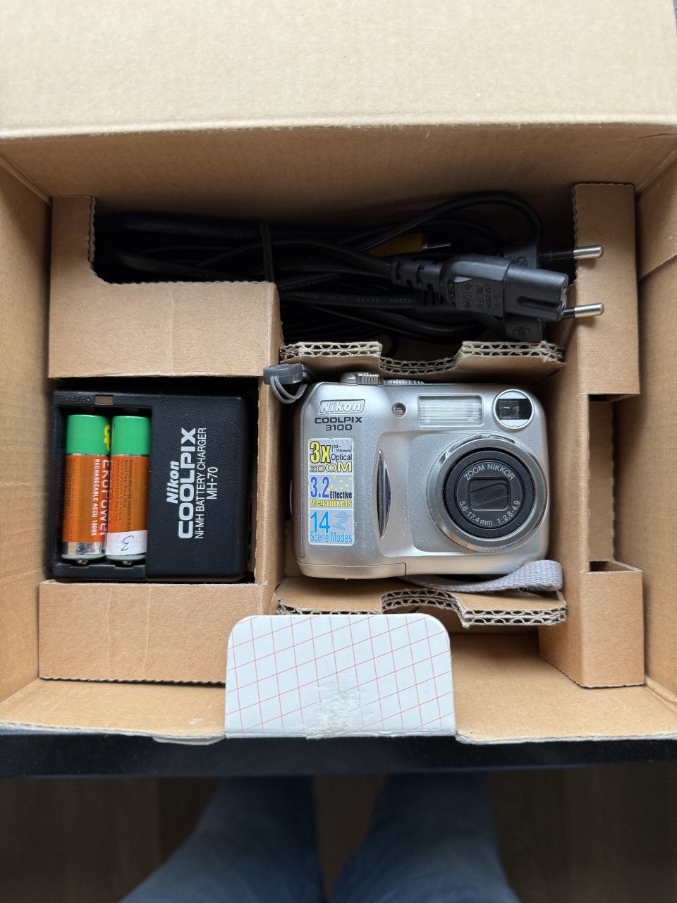Nikon Coolpix 3100 Digitale camera. Complete set in doos