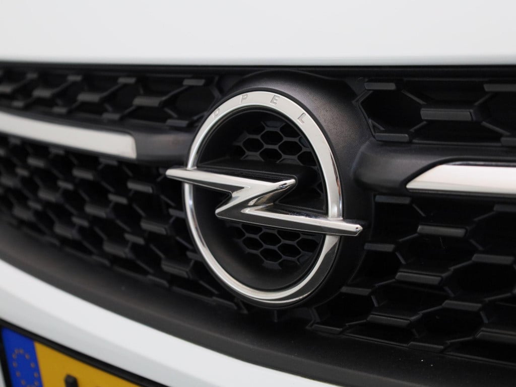 Opel Corsa 1.2 gs line | lage km stand! | lederpakket | navigatie | apple c