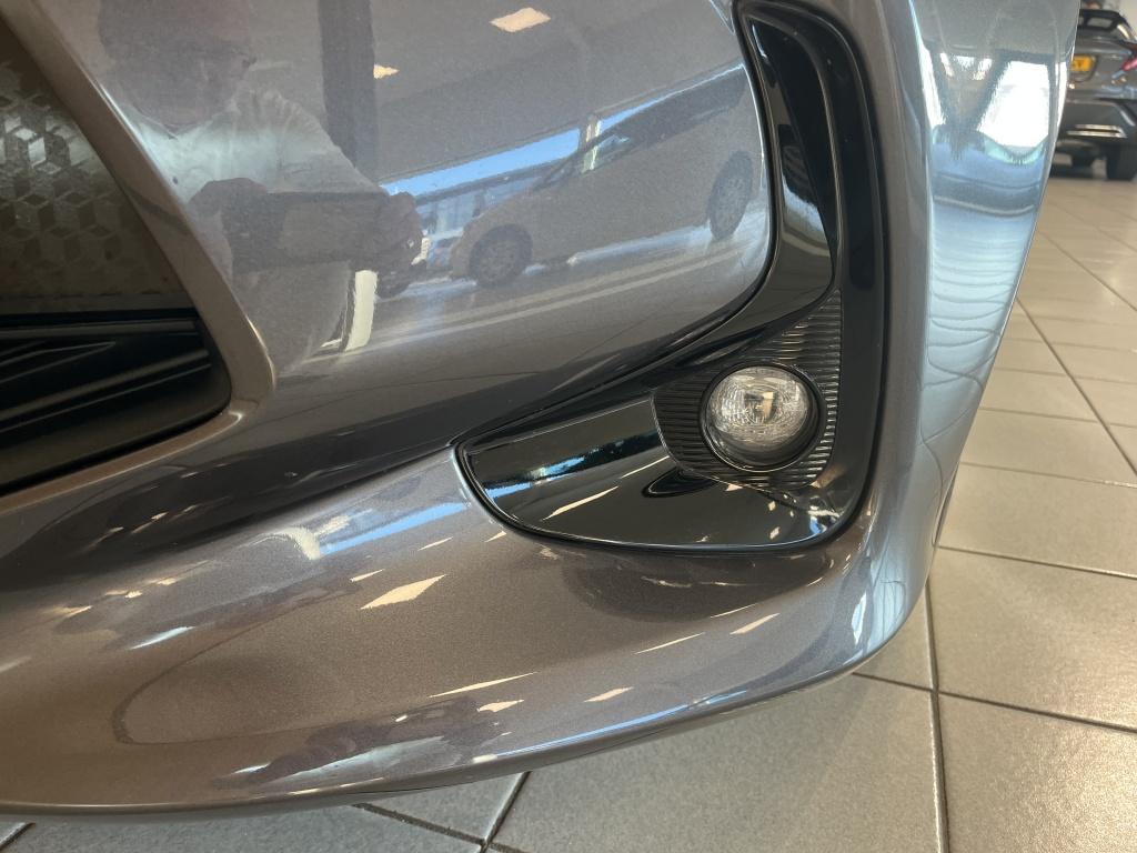 Toyota Yaris 1.5 hybrid first edition | camera | apple carplay | trekhaak |