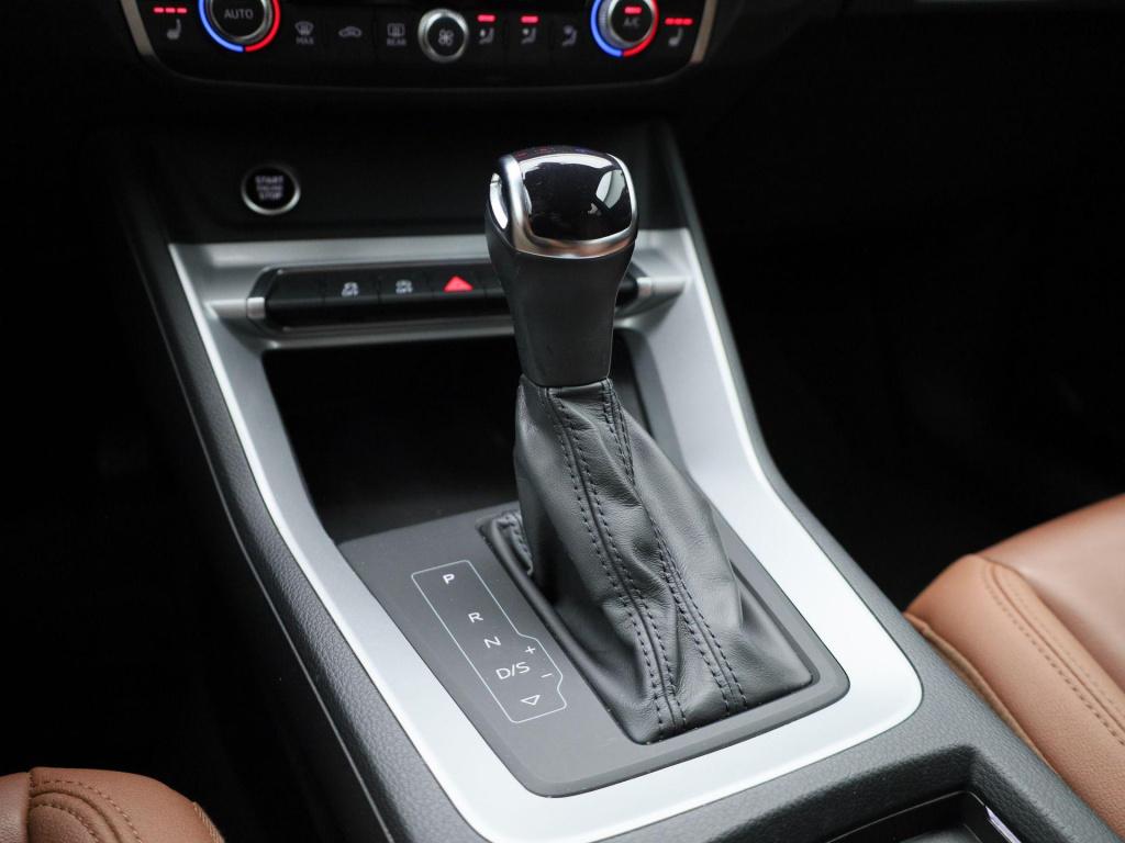 Audi Q3 35 tfsi pro line | automaat | leder | apple carplay / android auto 