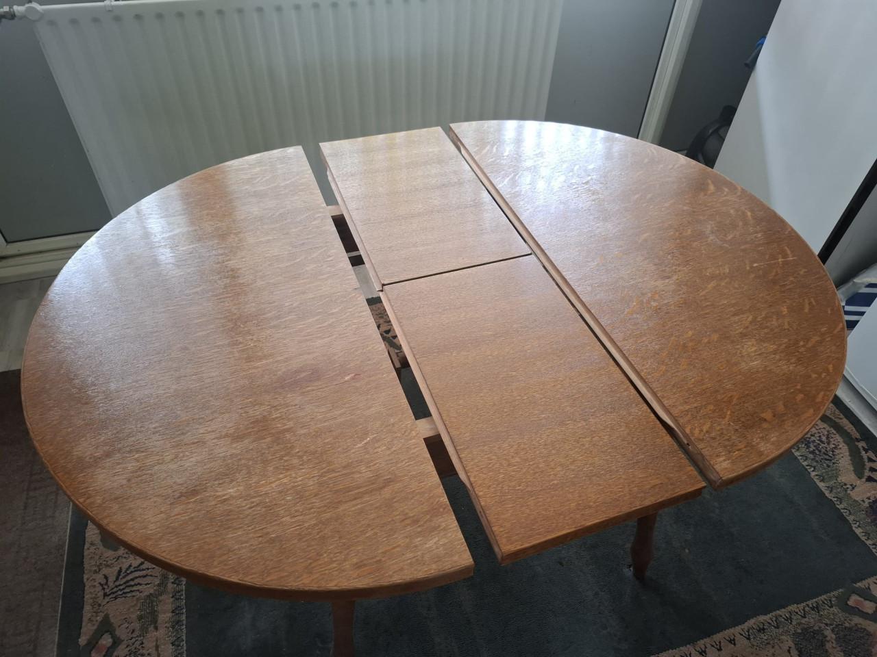 GRATIS RONDE UITSCHUIFBARE EETTAFEL