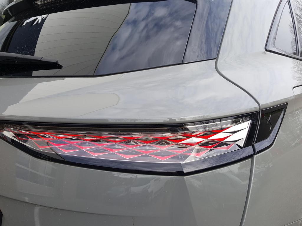 Ds Ds 7 1.6 e-tense 300pk 4x4 aut performance line+