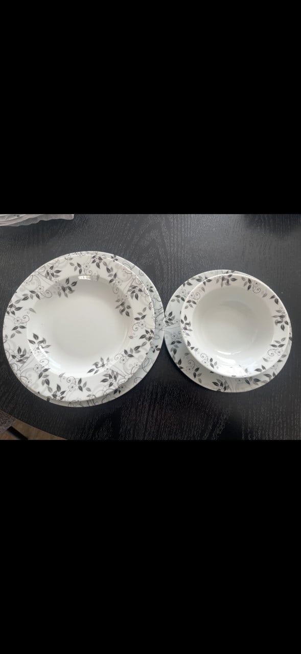 Compleet servies kutahya nieuw in doos 6 personen