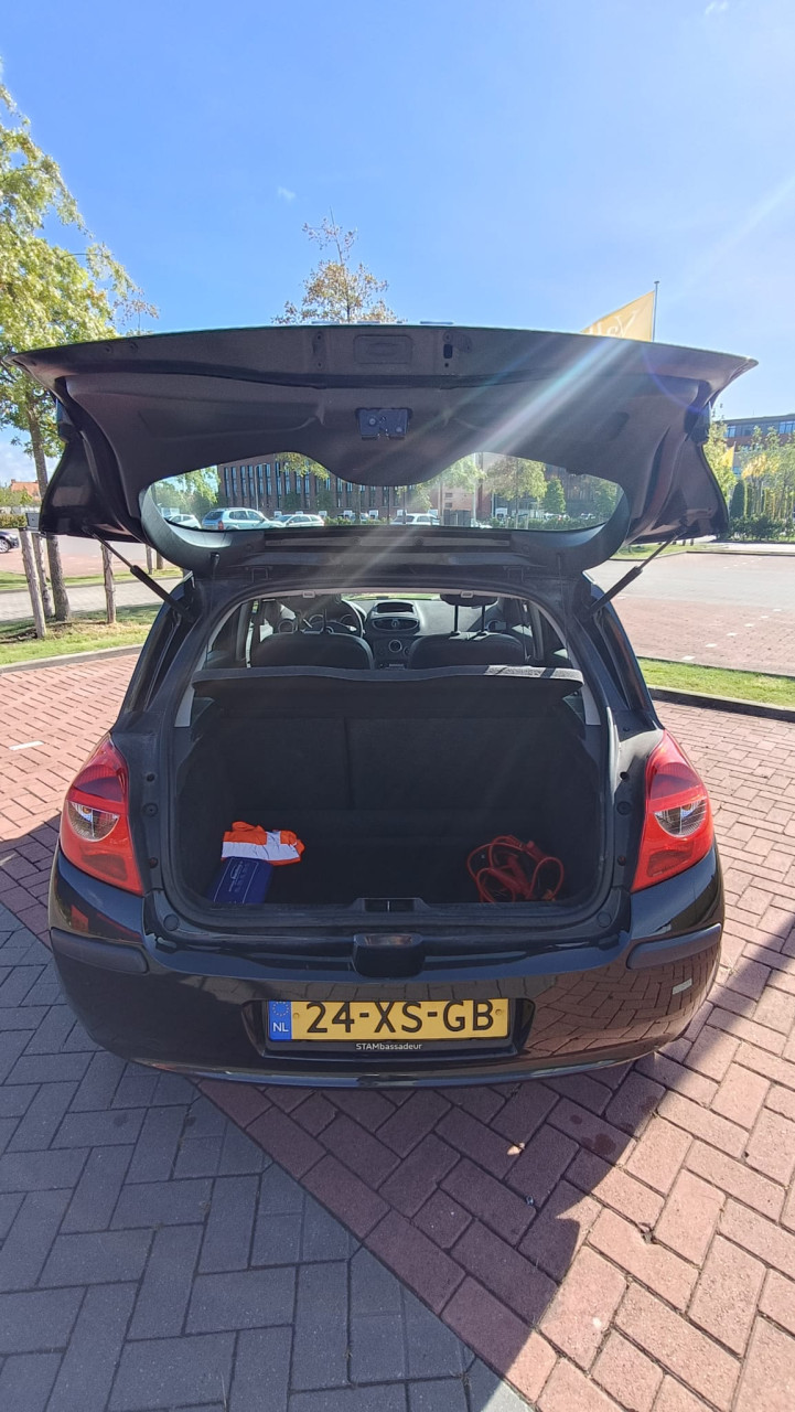 Renault Clio 1.6 16V 82KW 5-DRS 2007 Zwart