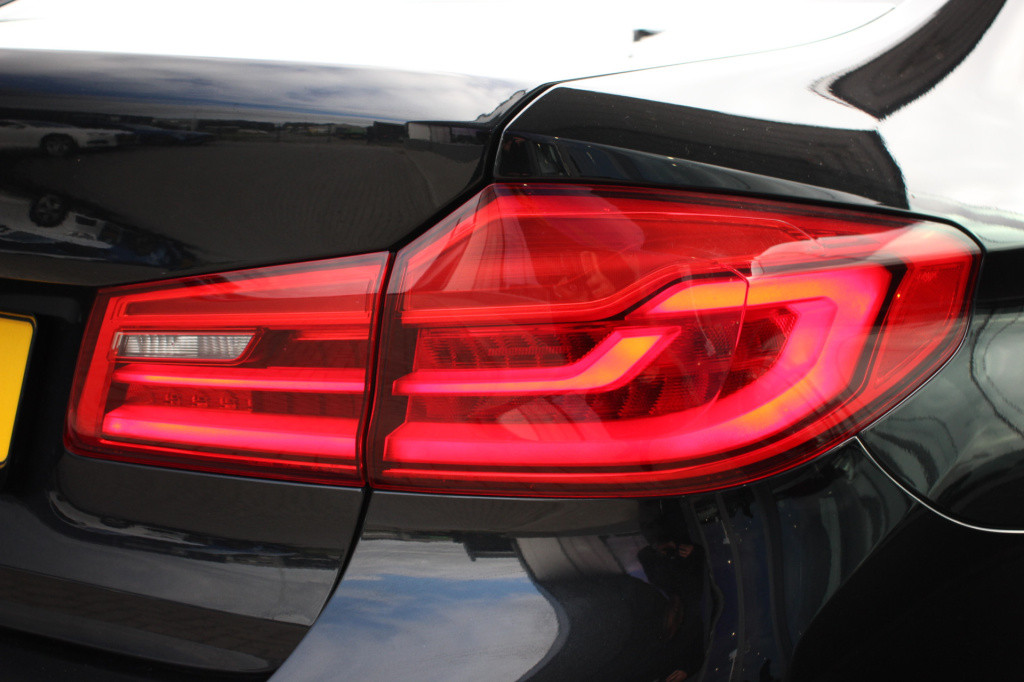 BMW 5 Serie 520i high executive m-sport | orig. nl | dealeronderhouden