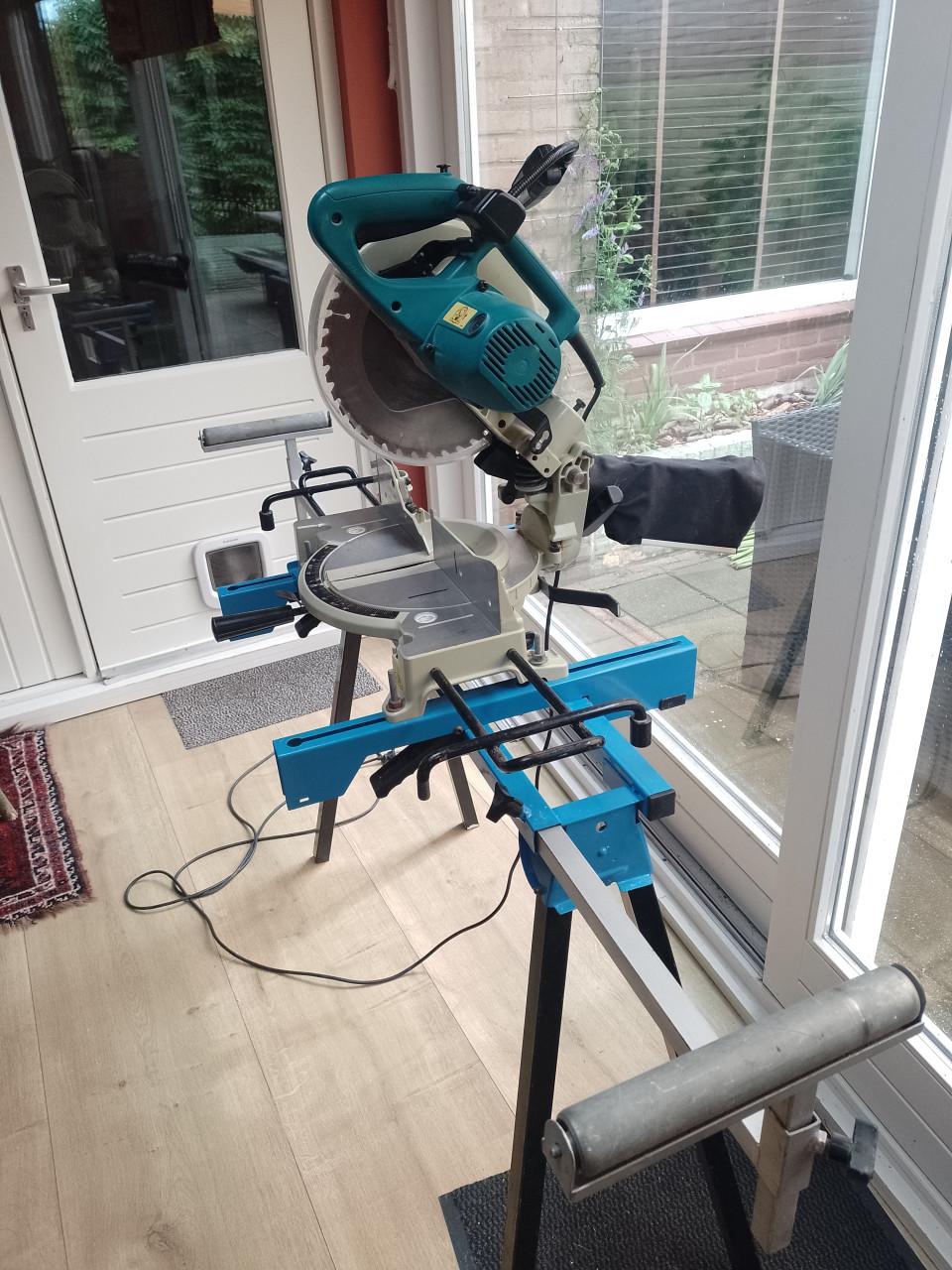 Makita Afkortzaag met onderstel