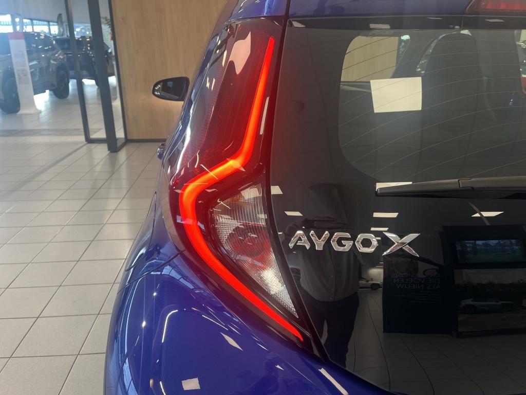Toyota Aygo X 1.0 vvt-i mt play