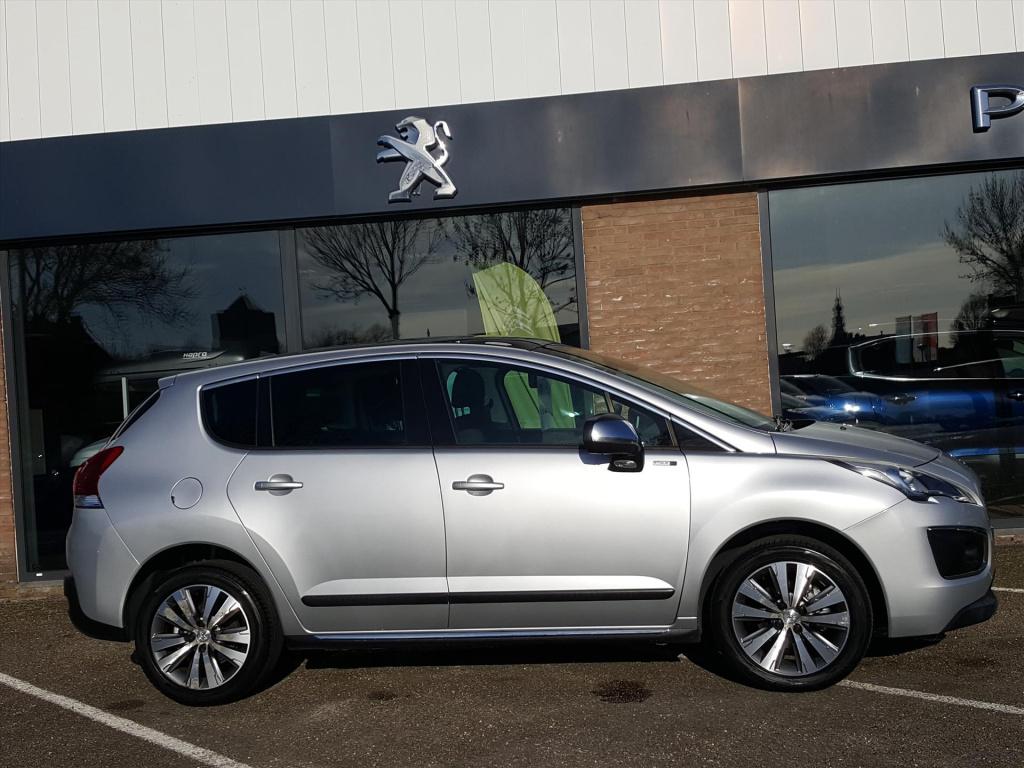 Peugeot 3008 style 1.2pt-130pk trekhaak | navigatie | cruise & climate cont