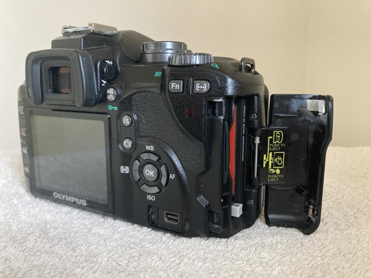 Olympus D-SLR E-510 met objectieven