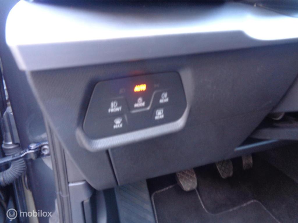 Seat Leon 1.0 tsi fr 81kw airco/lm velgen/full led/dig dash/sfeer pak/navig