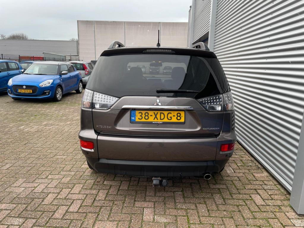 Mitsubishi Outlander 2.0 edition two autonaat|trekhaak|leer