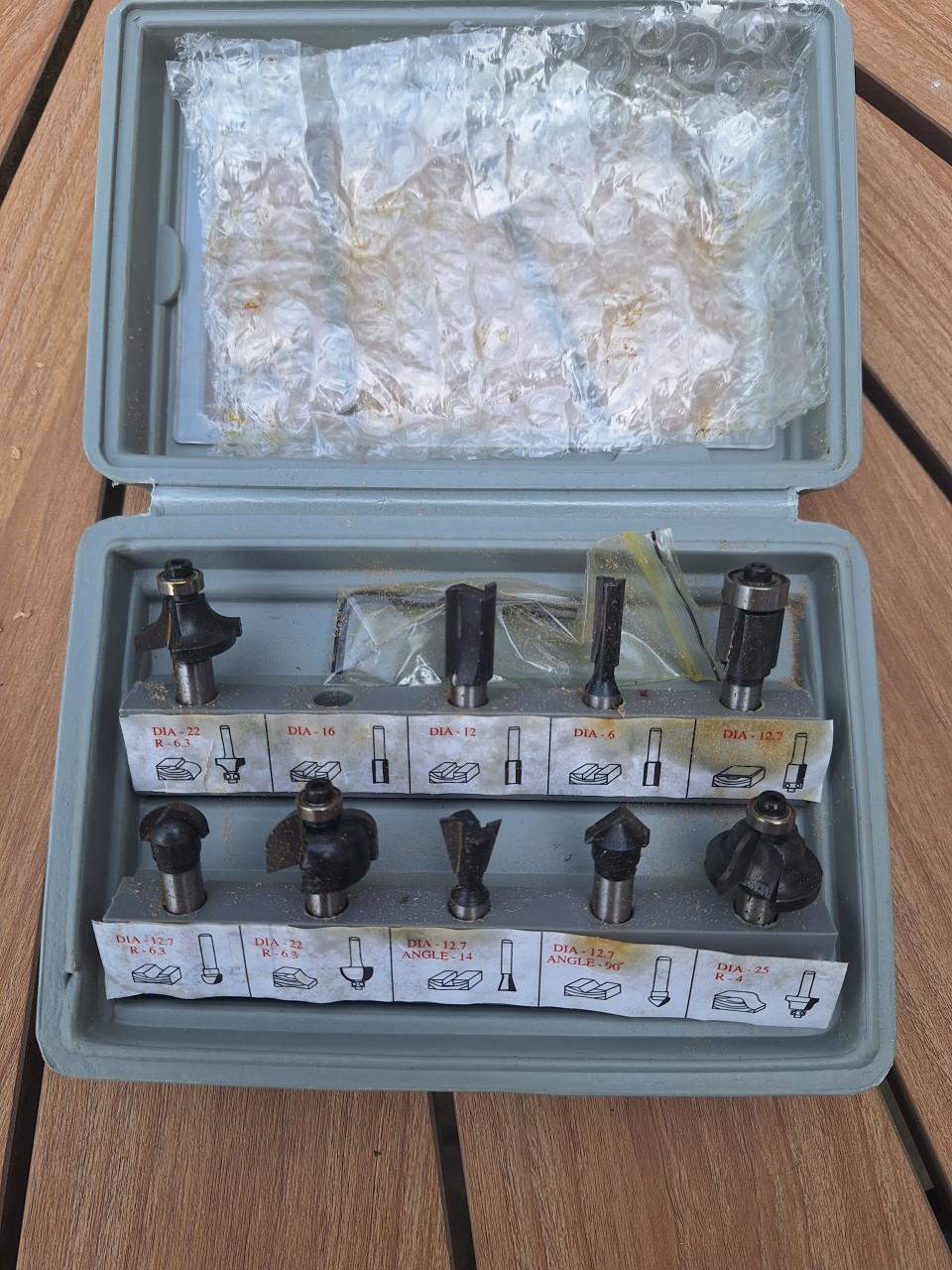 Te koop  bovenfrees  Ferm FBF 1050E