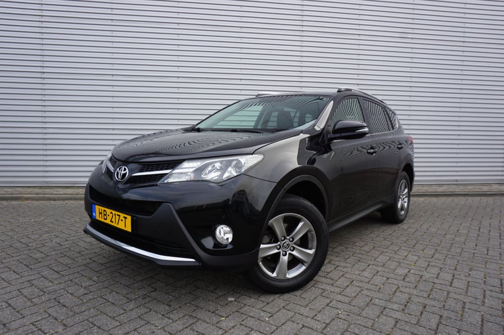 Toyota Rav4 2.0 dynamic 4wd - automaat- airco / navi / cruise / elektr. ram