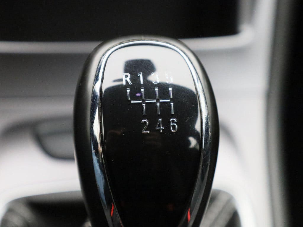 Opel Astra 1.2 business edition | parkeer sensoren | cruise control | dab |