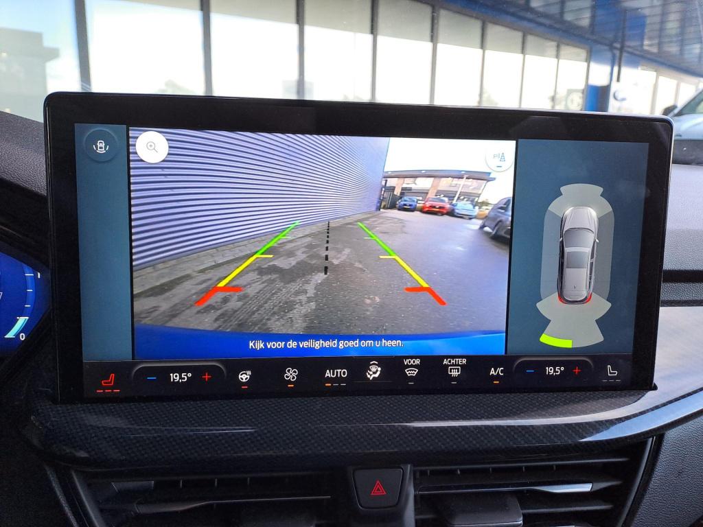 Ford Focus wagon 1.0 ecoboost hybrid st line x | apple carplay & android au