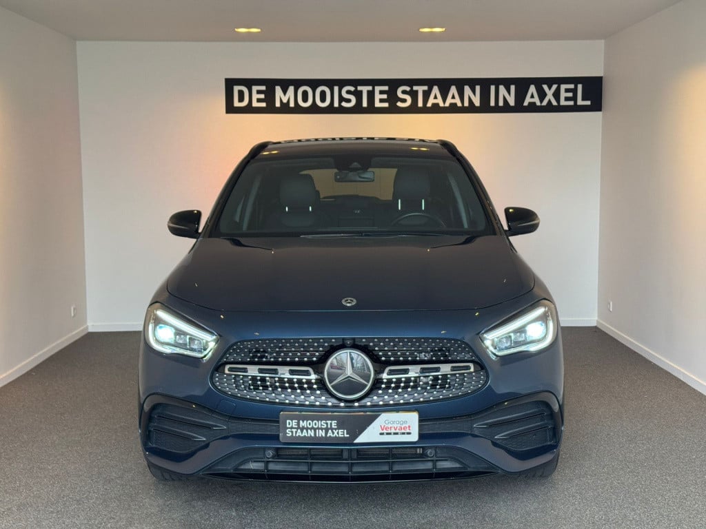 Mercedes-Benz Gla-klasse 180 business solution amg
