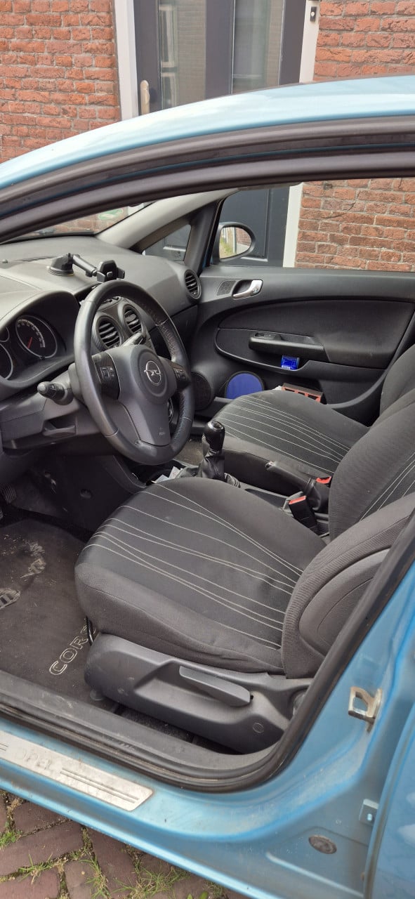 Opel corsa 1.3 cdti uit 2010 met jaar apk
