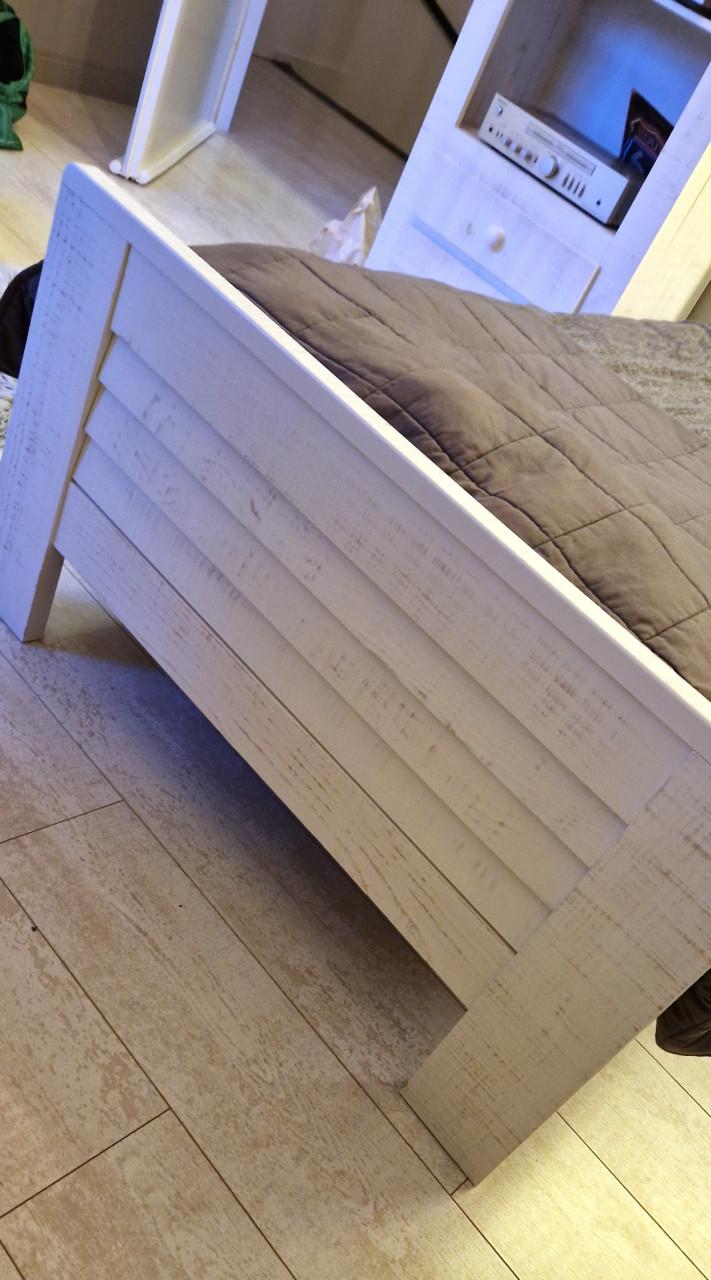 Stoer bed voor meiden, beachlook 90*200 met nachtkastje + matras