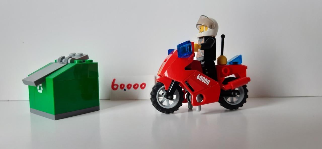 Lego City 60000: brandweermotor met minifiguur