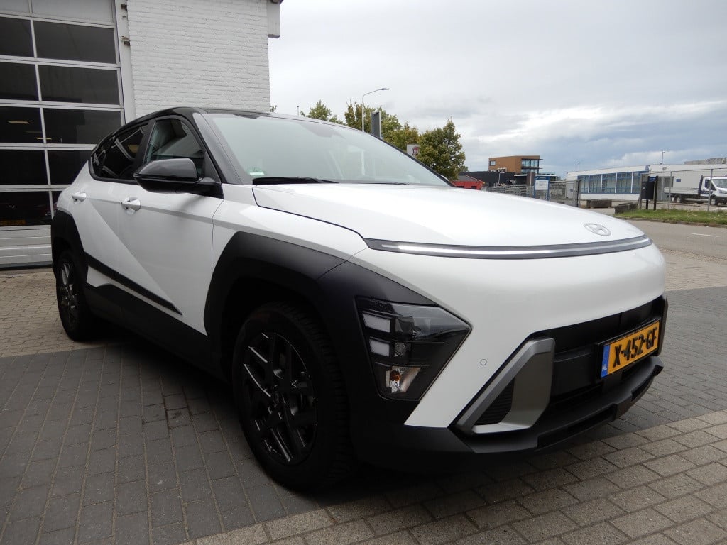 Hyundai Kona 1.6 gdi hev comfort | nieuw model! | 17 inch | navigatie | ada