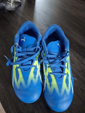 Voetbalschoenen 2x maat 37 en 38