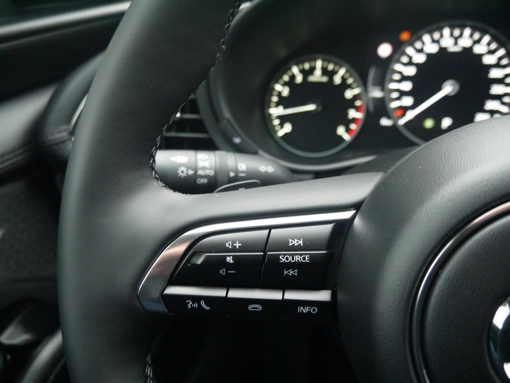 Mazda 3 2.5 e-skyactiv-g m hybrid 140 exclusive-line sedan