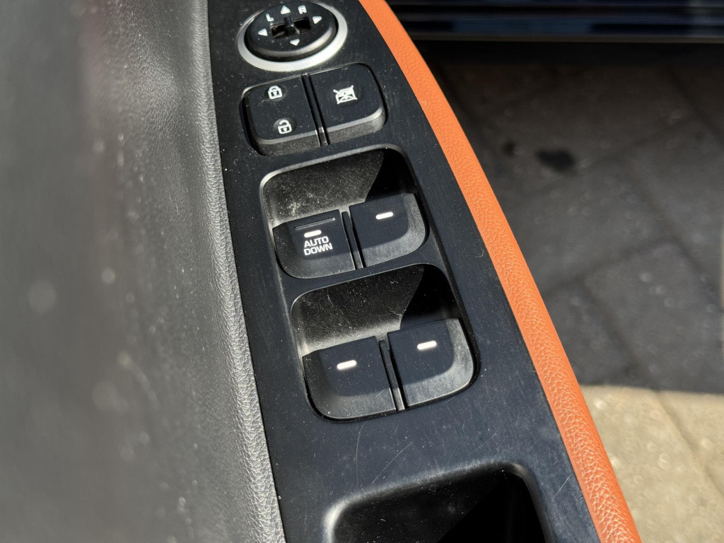 Hyundai I 10 1.0i i-motion comfort | cruise control | radio-cd/mp3 speler |
