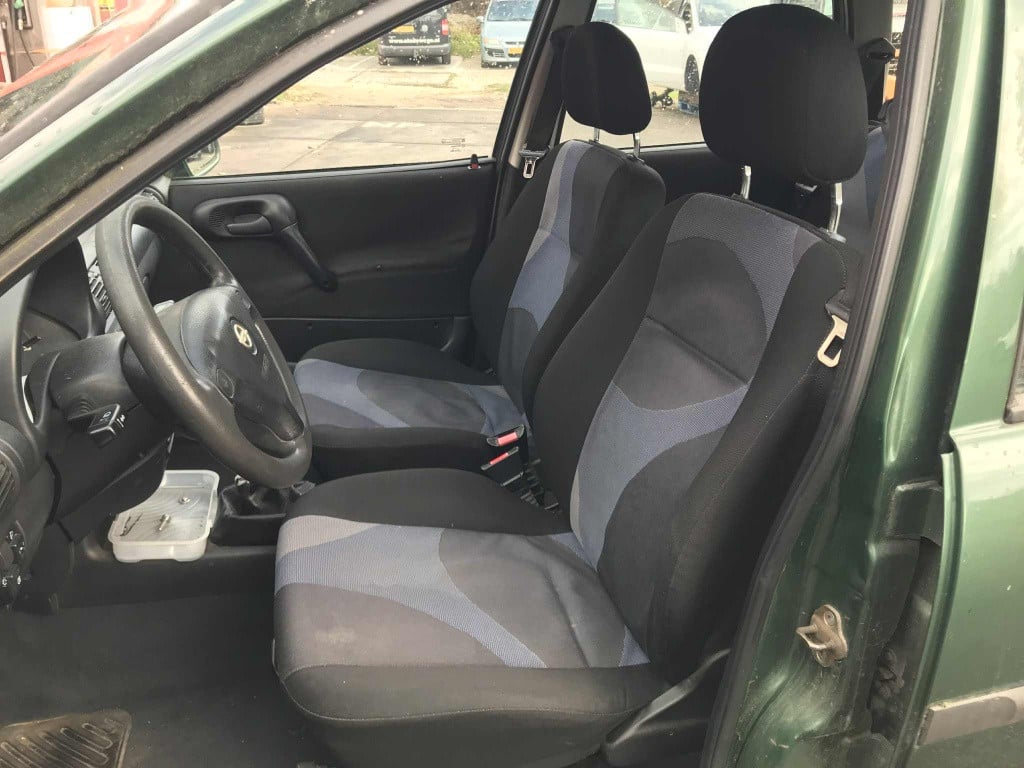 Opel Corsa 1.2i-16v strada