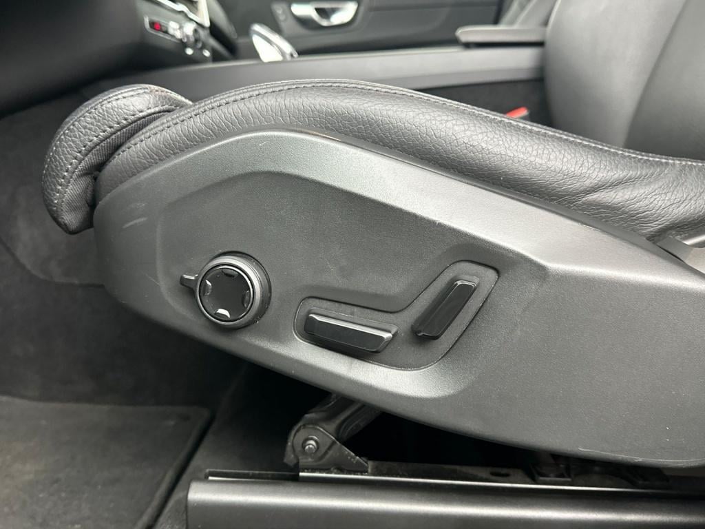 Volvo XC60 t6 340pk recharge r-design| trekhaak| pano| camera| adap.cruise