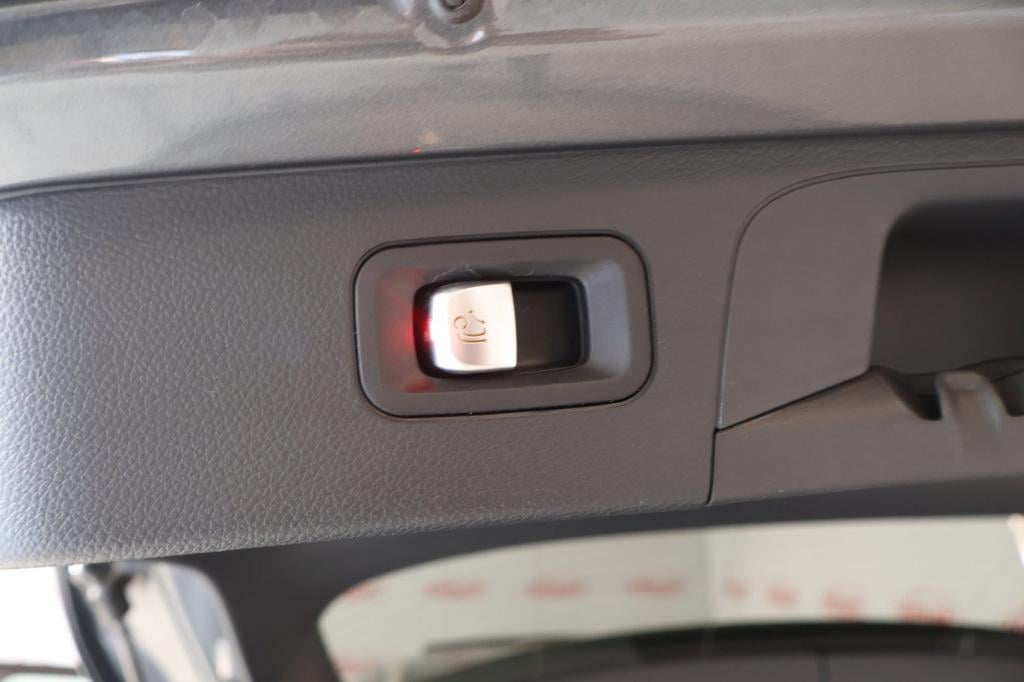 Mercedes-Benz Glc 200 4matic premium plus, panodak, trekhaak, carplay, deal