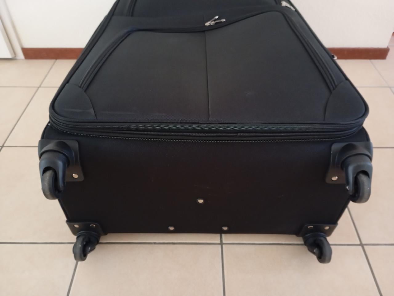 Stevige zwarte koffervan het merk S B