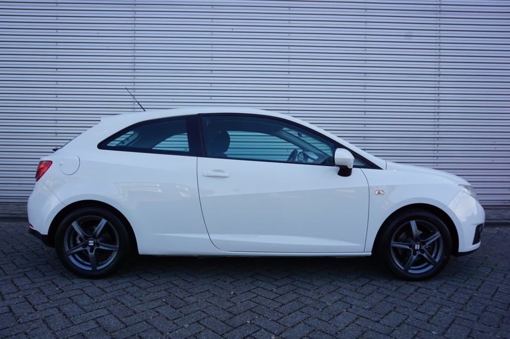Seat Ibiza 1.6 reference airco / navi / cruise / elektr. ramen / stoelverw.