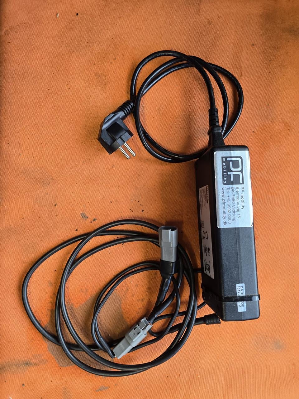 Driewielfiets met elektrische ondersteuning.