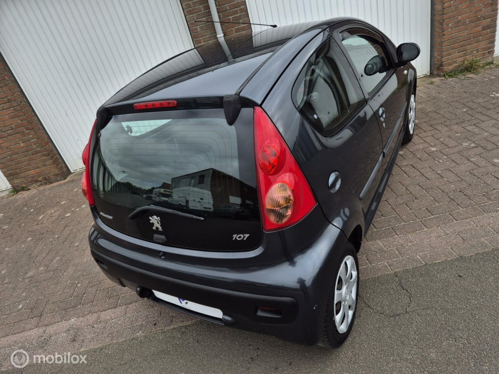 Peugeot 107 1.0 xs automaat / 5- deurs / airco / bluetooth