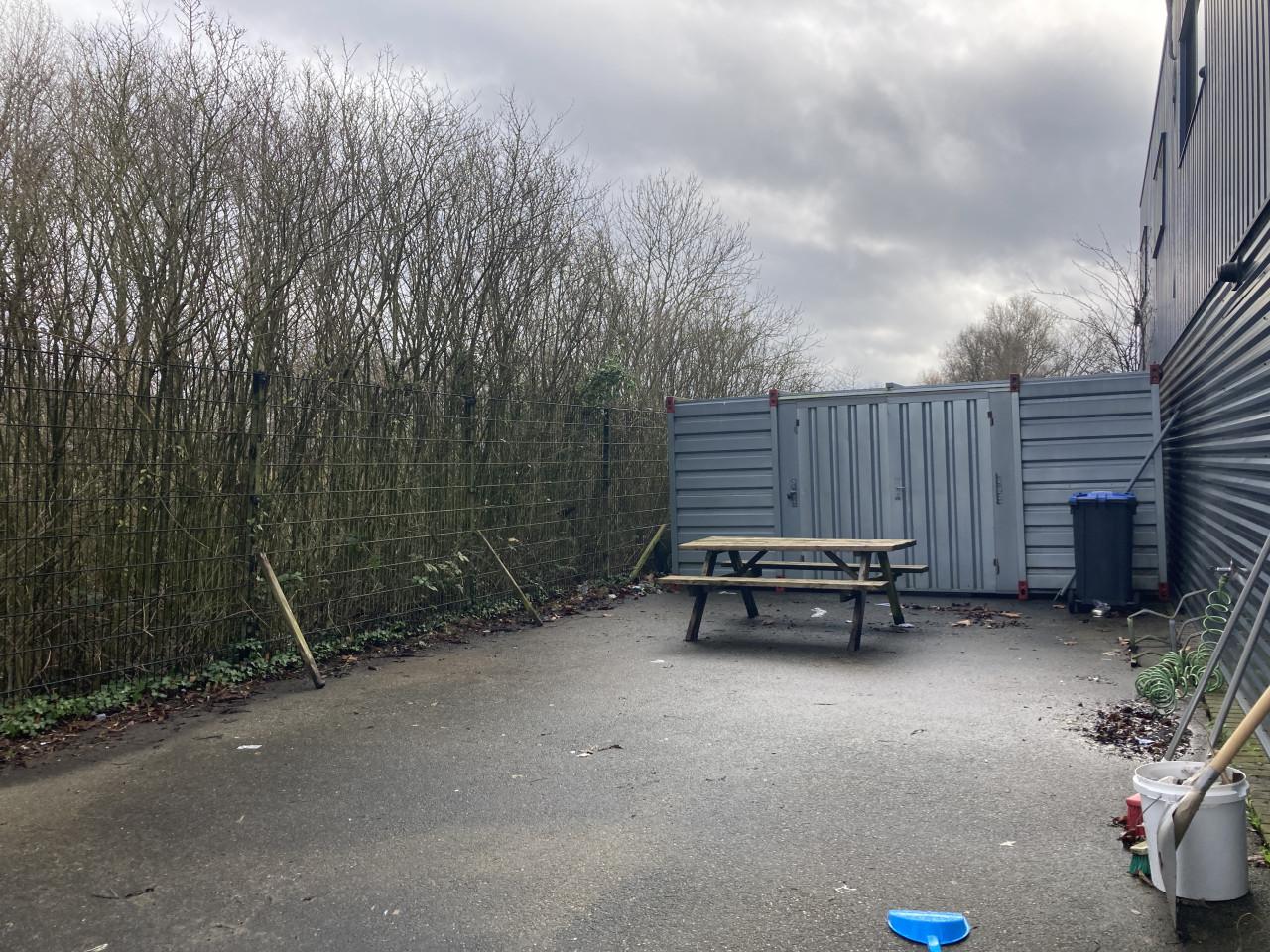 Te huur: bedrijfsunit met kantoorruimte op bedrijventerrein Poel I in Goes